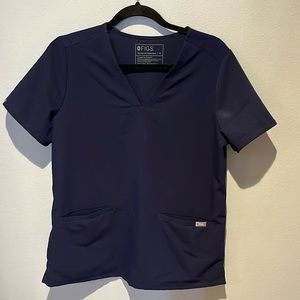 Figs Navy 2 pocket scrub top